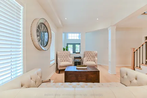 2498 Longridge Crescent, ON L6H 6S2