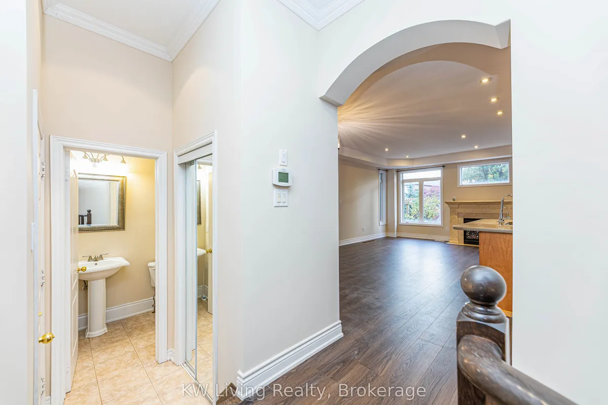 1182 Woodington Lane, ON L6H 7V1