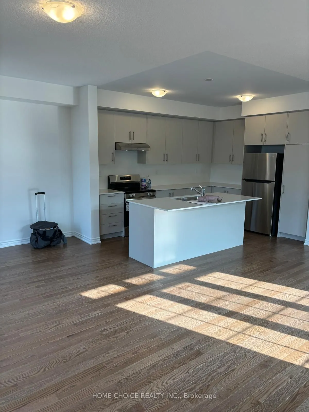 Att/Row/Townhouse 4 bedroom 3 bathroom at 1474 Periwinkle Place in Milton - MLS# W12488248