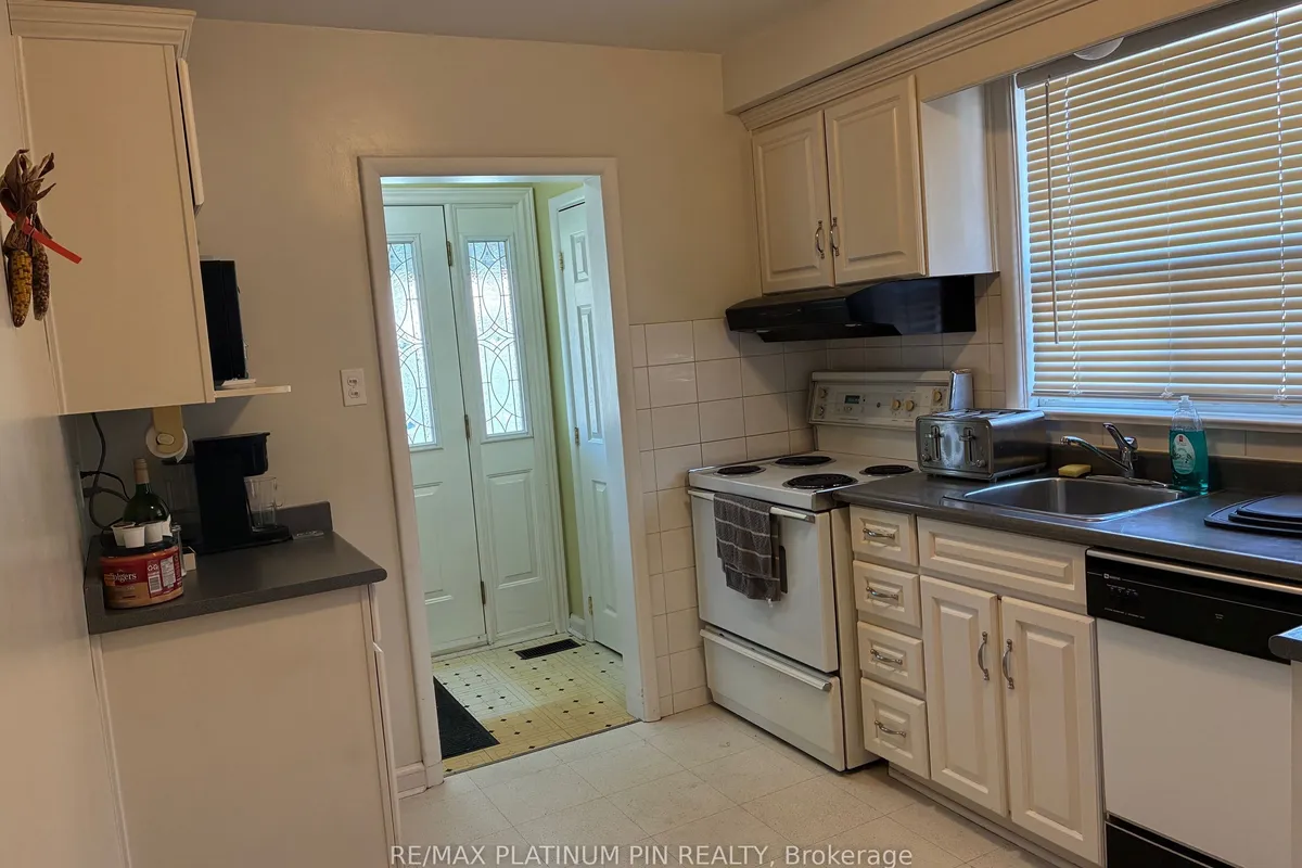 31 Ryewood Drive, ON M3N 1B7