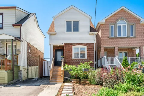 136 Avon Avenue, ON M6N 3W9