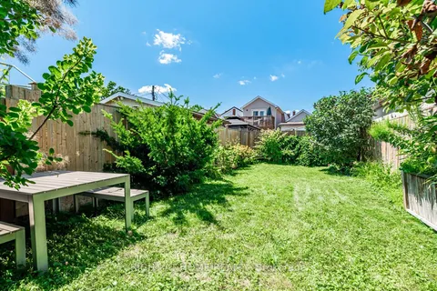 136 Avon Avenue, ON M6N 3W9