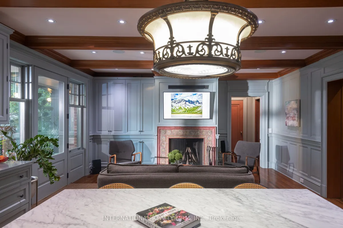 270 Indian Road, ON M6R 2X2