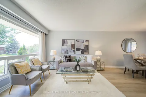 718 Eaglemount Crescent, ON L5C 1N9