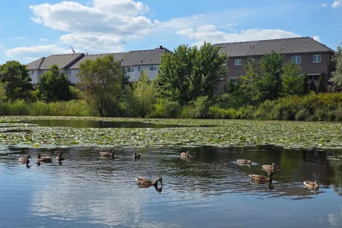 355 Hobbs Crescent, ON L9T 0J3