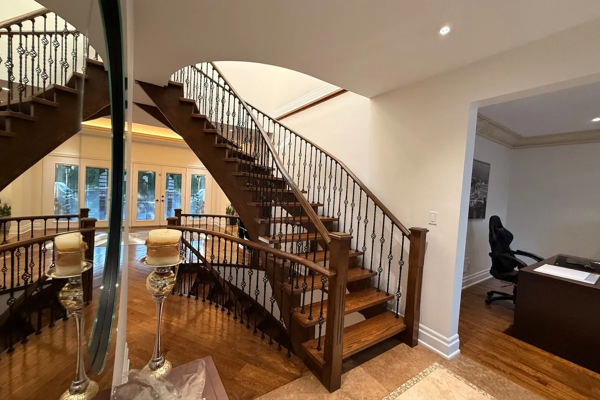 72 Laurel Avenue, ON M9B 4T2