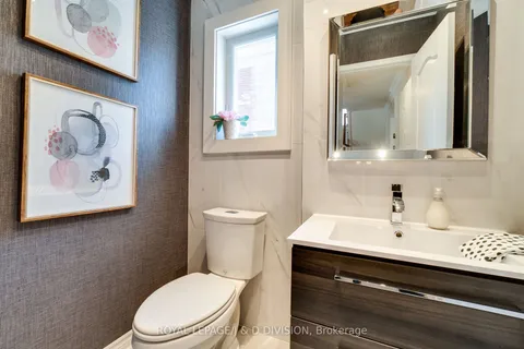 2448 Capilano Crescent, ON L6H 6L3