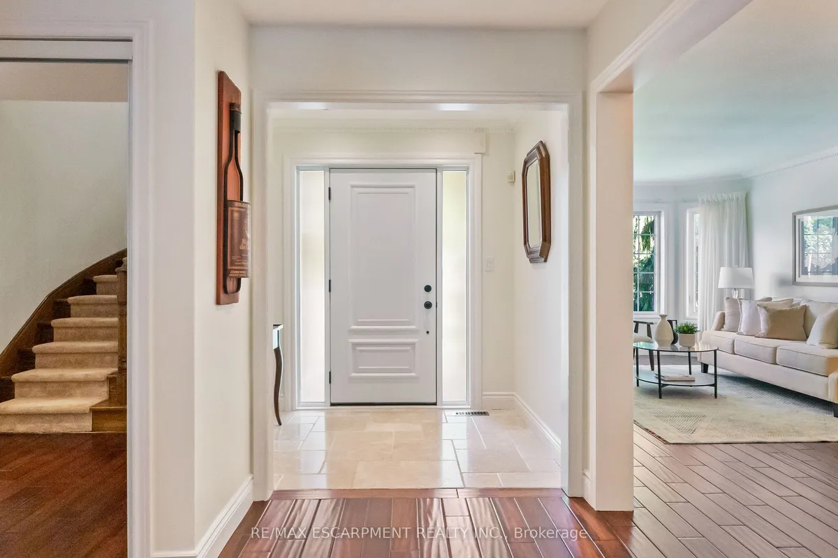 2421 Susquehanna Court, ON L6H 5Y8