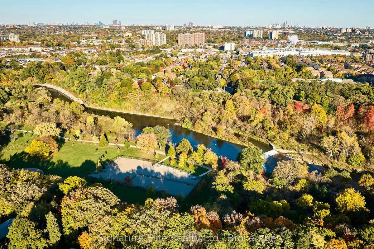 593A Scarlett Road, ON M9P 2S6