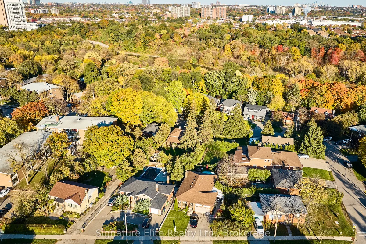 593A Scarlett Road, ON M9P 2S6