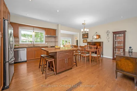 285 Surrey Drive, ON L6L 3T6