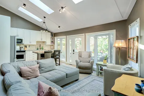 30 Frederick Street, ON L6Y 1G4