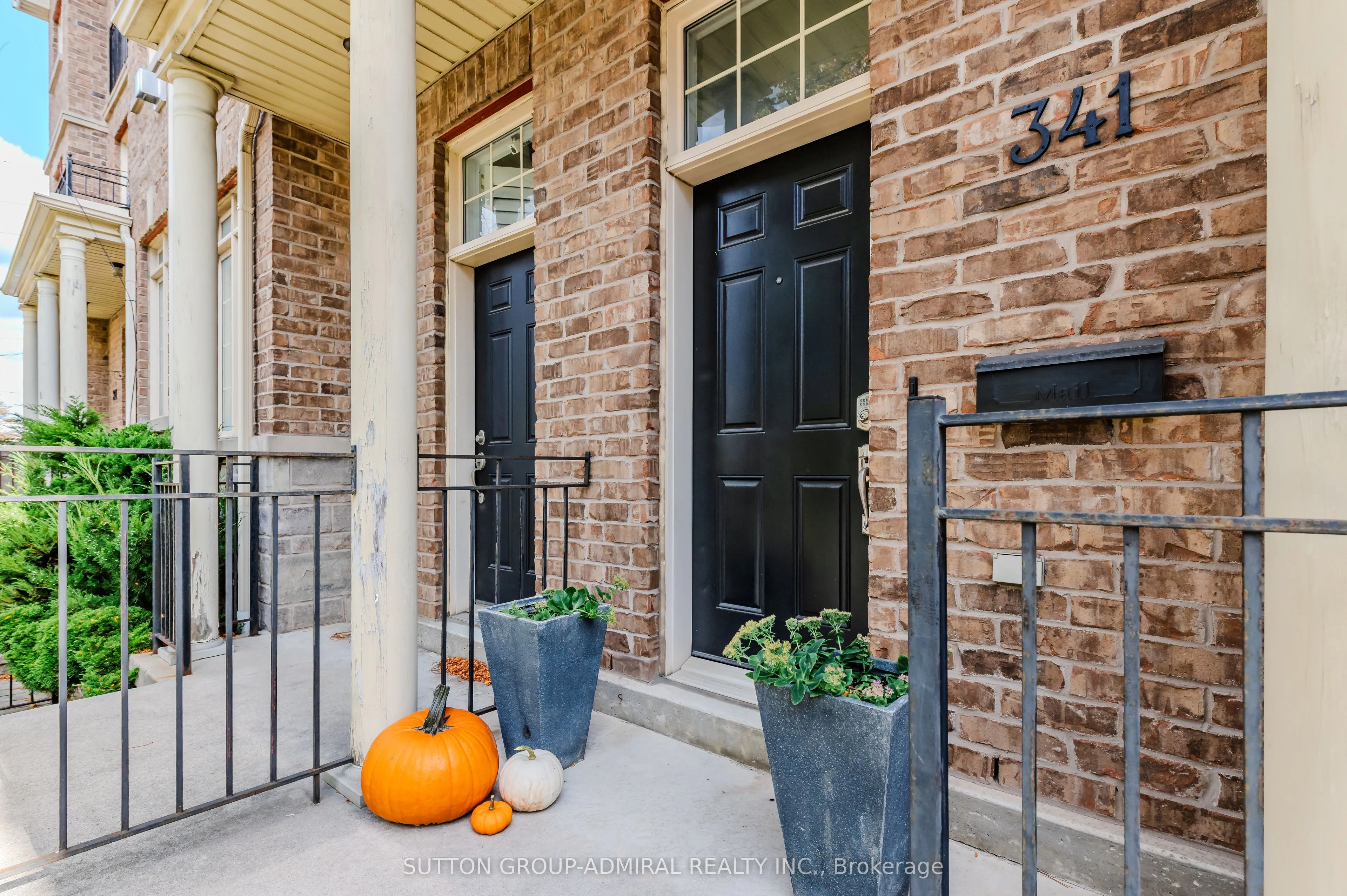 341 Royal York Road, ON M8Y 2P8