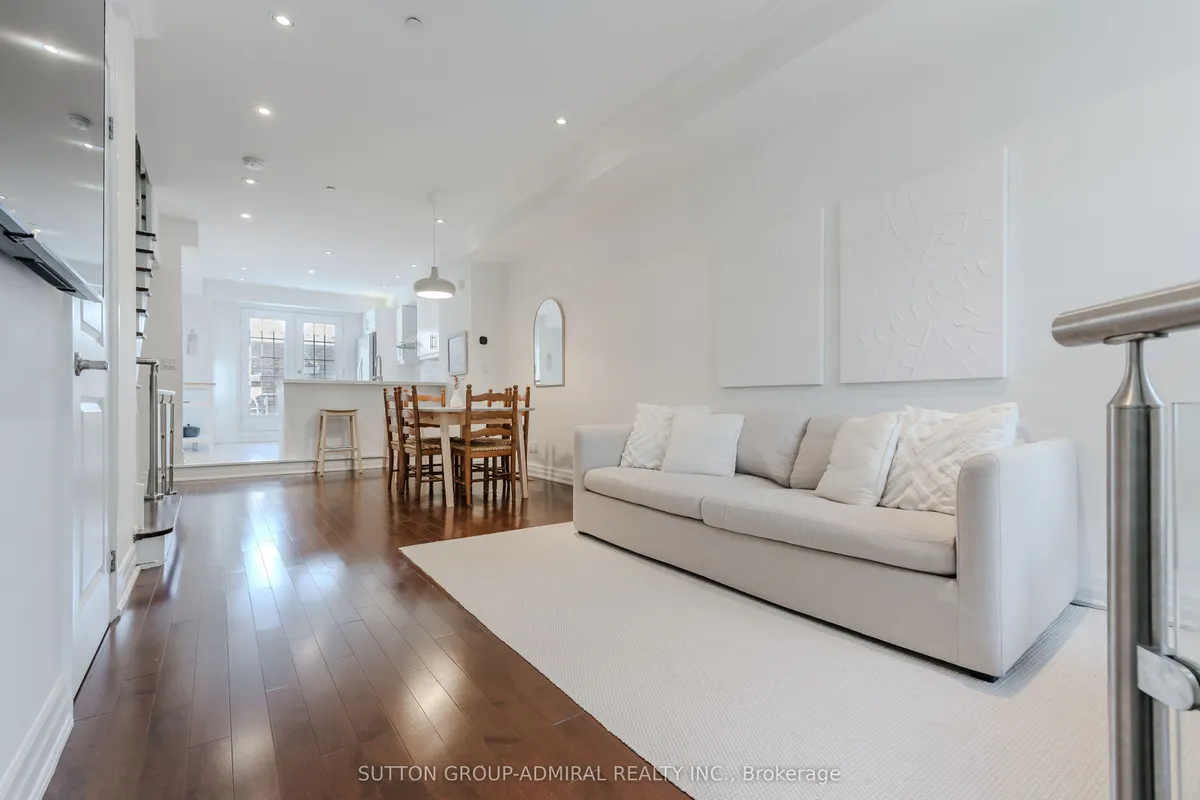 341 Royal York Road, ON M8Y 2P8