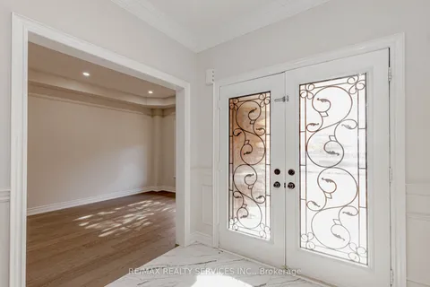 50 Amboise Crescent, ON L7A 3H2