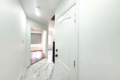 16 Glenmanor Drive, ON L6Z 3Z3