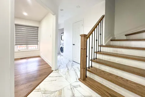 16 Glenmanor Drive, ON L6Z 3Z3