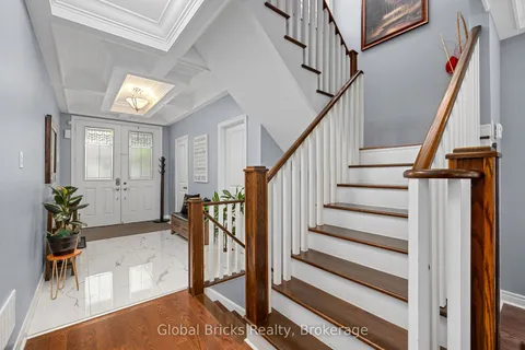 34 Boyces Creek Court, ON L7C 3S2