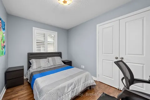 34 Boyces Creek Court, ON L7C 3S2