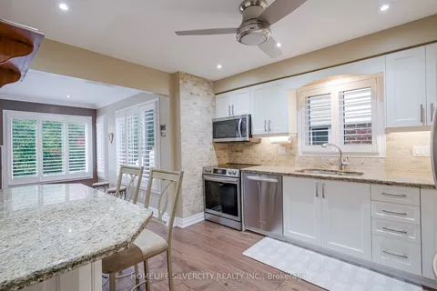 3216 Twin Oaks Crescent, ON L7M 3A2