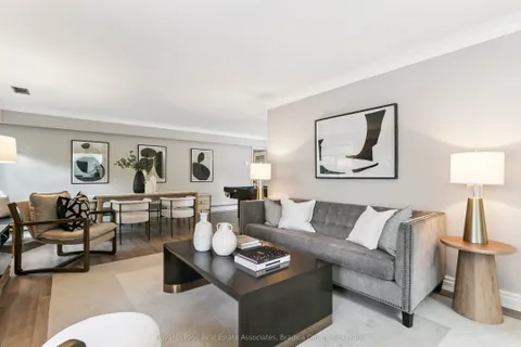 19 Lorraine Gardens, ON M9B 4Z5