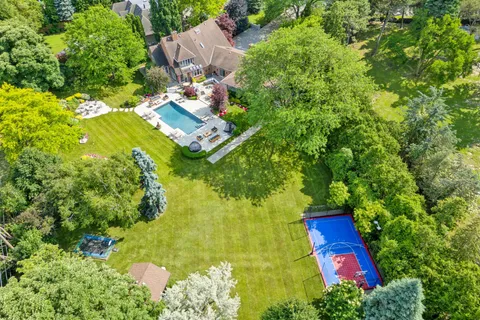 19 Lorraine Gardens, ON M9B 4Z5