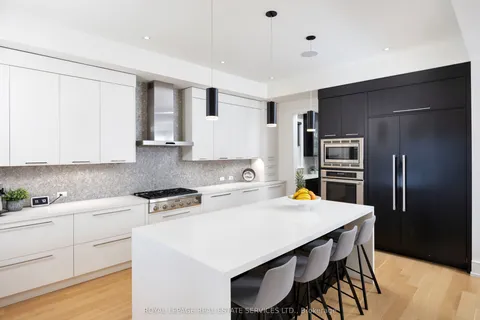 57 Meadowbank Road, ON M9B 5C7