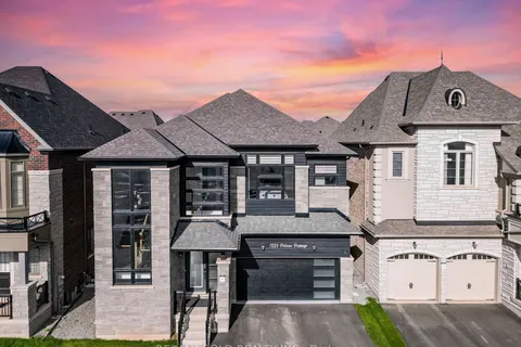 1339 Pellican Pass, ON L6H 7Z9