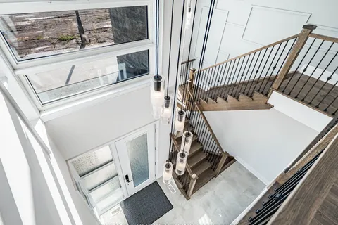 1339 Pellican Pass, ON L6H 7Z9