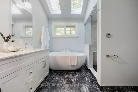 409 Reynolds Street, ON L6J 3M3