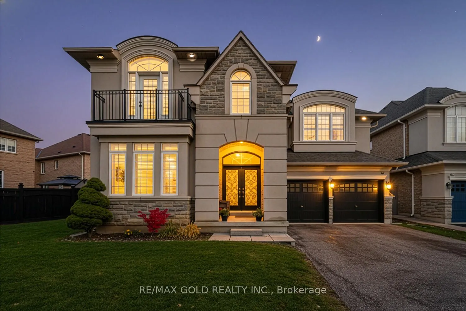 37 Scotchmere Crescent, ON L6P 3A6