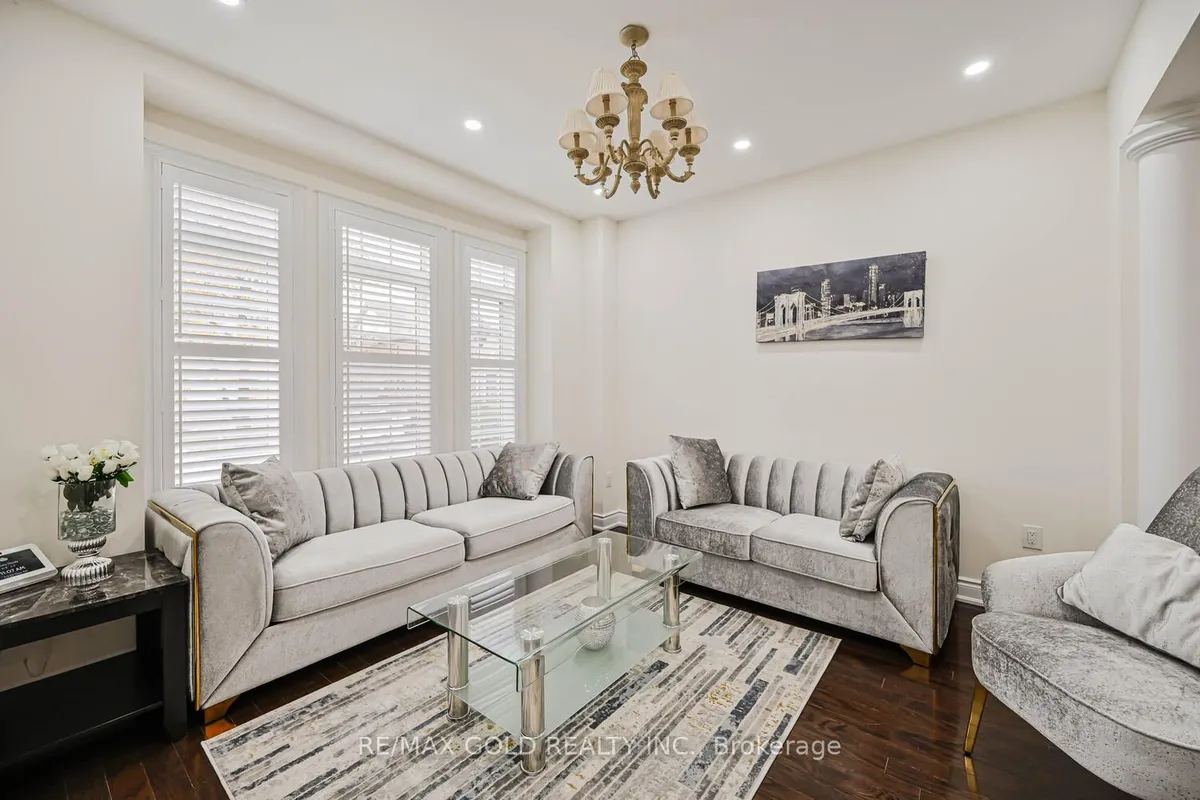 37 Scotchmere Crescent, ON L6P 3A6