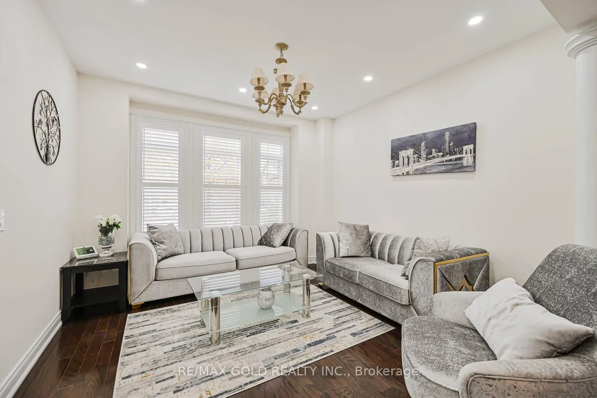 37 Scotchmere Crescent, ON L6P 3A6