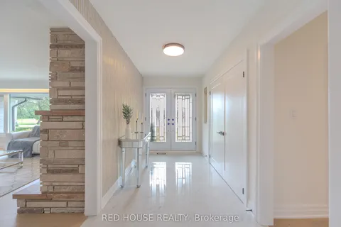 1253 Melton Drive, ON L4Y 1L6