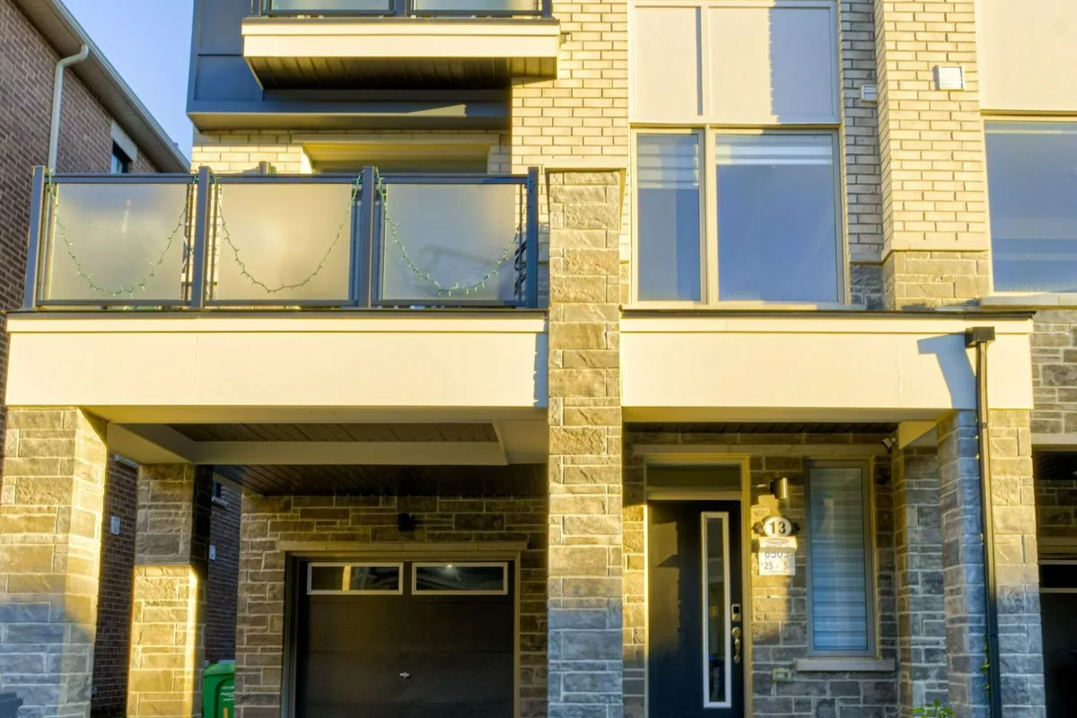 13 Melmar Street, ON L7A 5K3