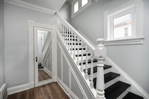 12 Elizabeth Street, ON L6Y 1P8