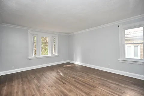 12 Elizabeth Street, ON L6Y 1P8