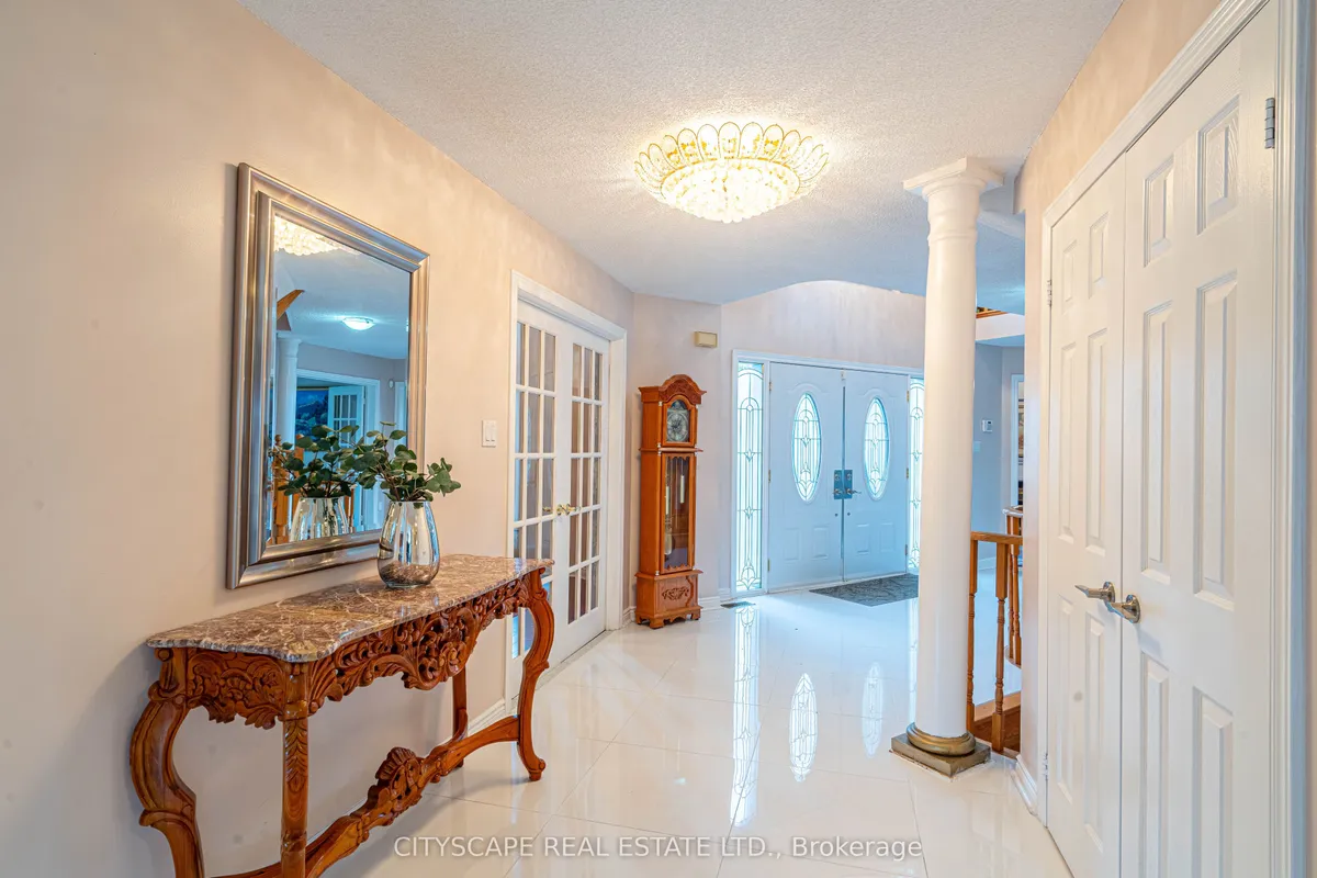 3721 Trelawny Circle, ON L5N 5J7