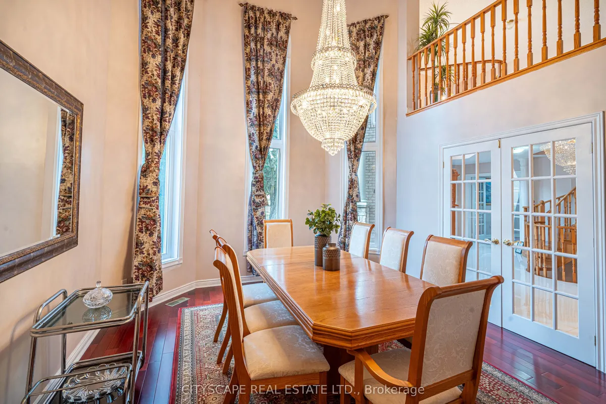 3721 Trelawny Circle, ON L5N 5J7