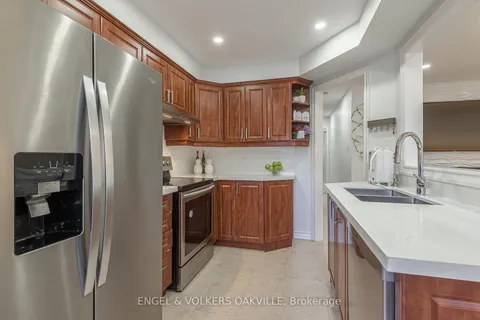 3976 Freeman Terrace, ON L5M 6R1