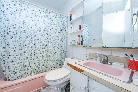 35 Taysham Crescent, ON M9V 1X1