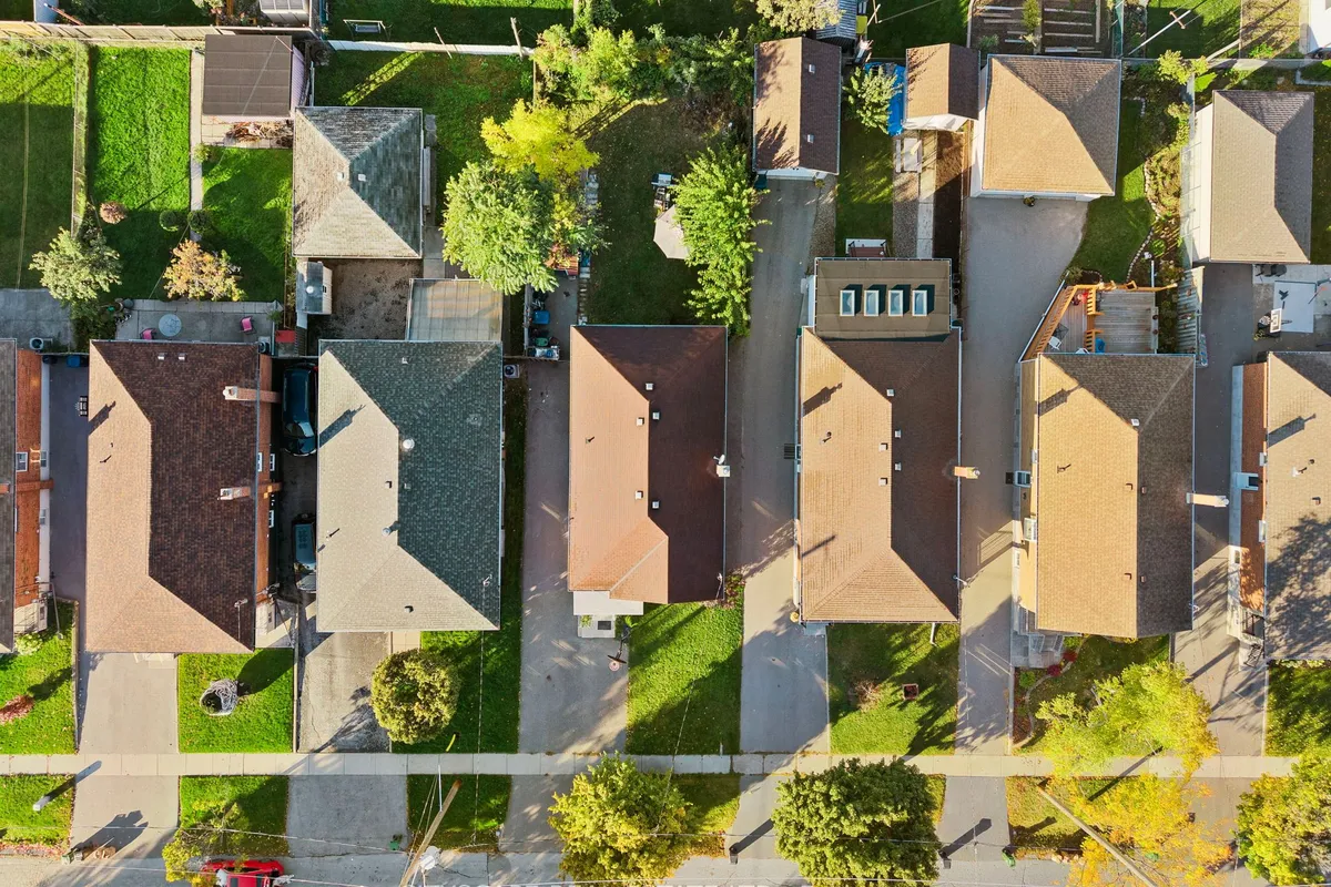 53 Warnica Avenue, ON M8Z 1Z6