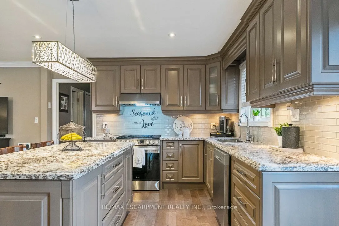 941 Stainton Drive, ON L5C 1G2