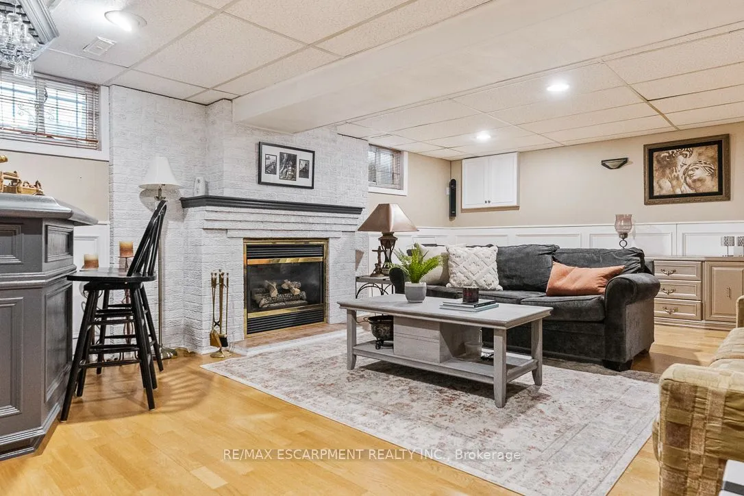 941 Stainton Drive, ON L5C 1G2