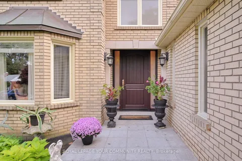 35 La Rush Drive, ON M9P 1S8