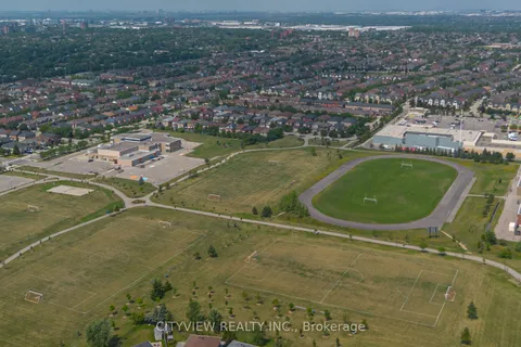 5842 Terrapark Trail, ON L5M 6S1