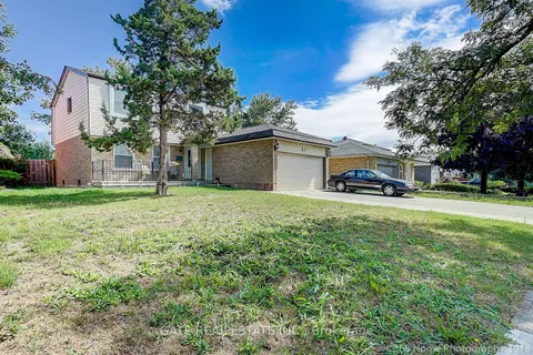 16 Massey Street, ON L6S 2W1