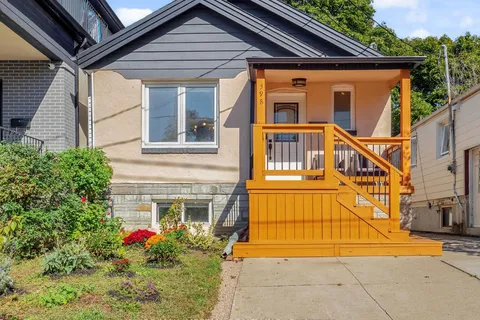 598 Ridelle Avenue, ON M6B 1K9