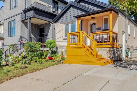 598 Ridelle Avenue, ON M6B 1K9