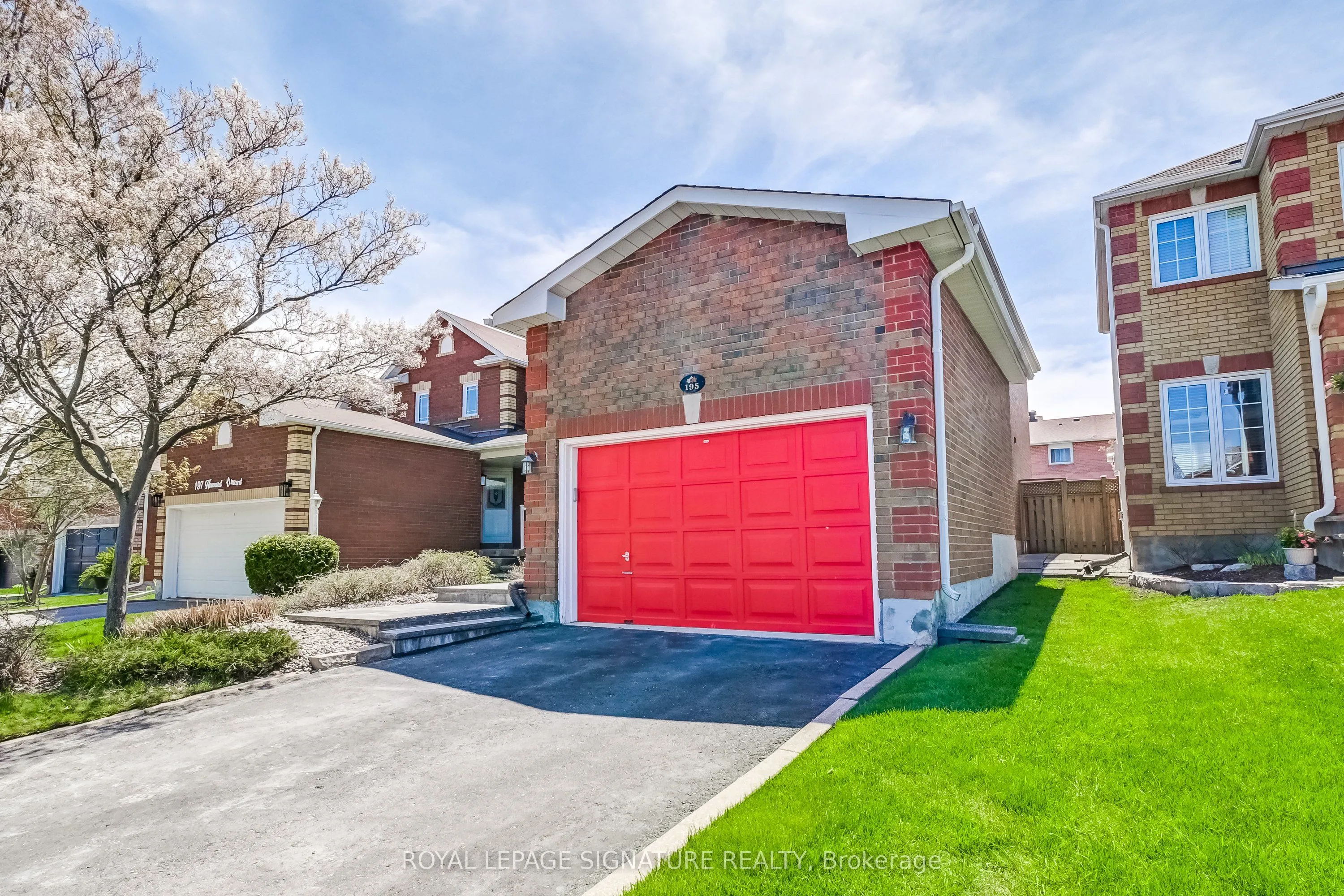 195 Howard Crescent, ON L9W 4W5